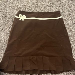 Brown mini skirt with bow detail stitching